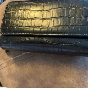 Elegant Black Crocodile-Embossed Wallet